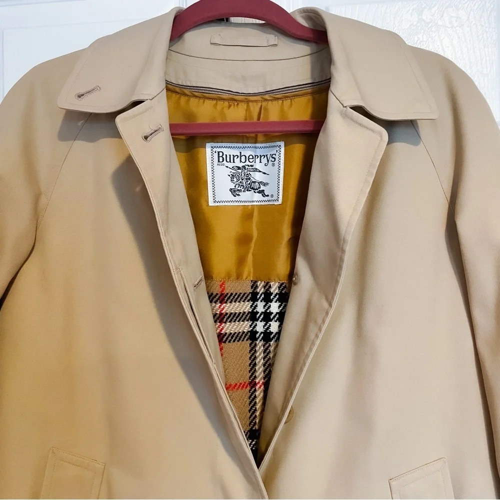 SOLD! BURBERRY Classic Trench Coat 🧥 Size Small Medium - Picture 3 of 10